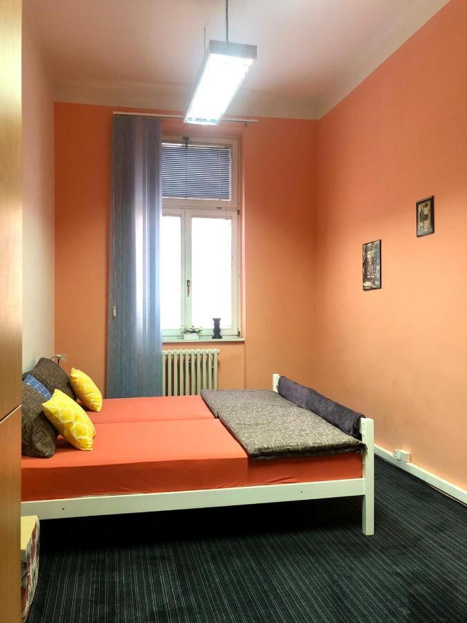 Spacious Tuzlaks Apartments Sarajevo Ferhadija Экстерьер фото