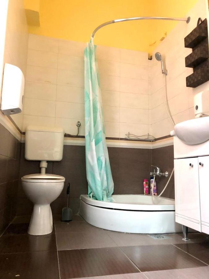 Spacious Tuzlaks Apartments Sarajevo Ferhadija Экстерьер фото