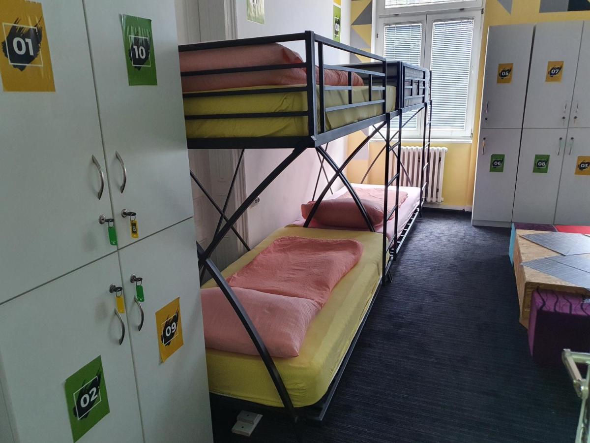 Spacious Tuzlaks Apartments Sarajevo Ferhadija Экстерьер фото